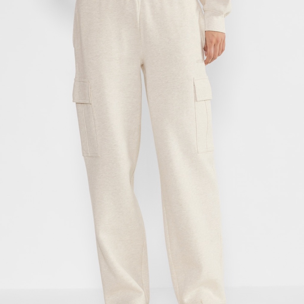 Aritzia Cream Cargo Joggers